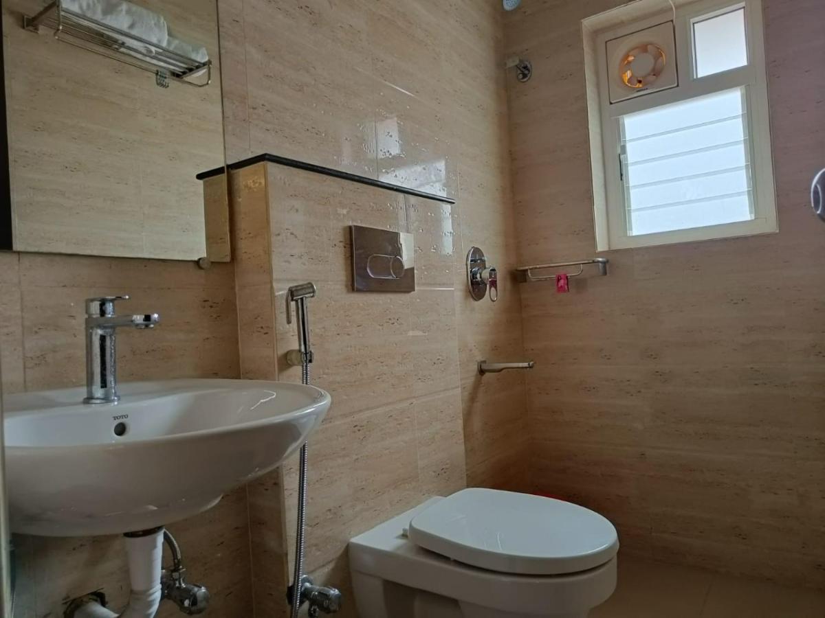 Sheldon Inn Колката Екстериор снимка