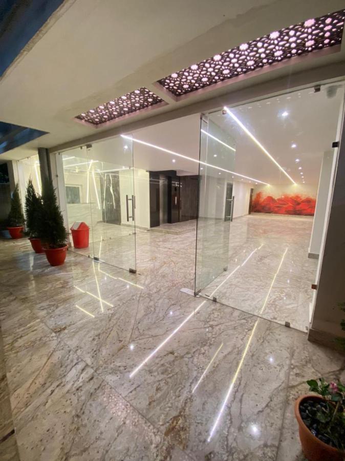 Sheldon Inn Колката Екстериор снимка