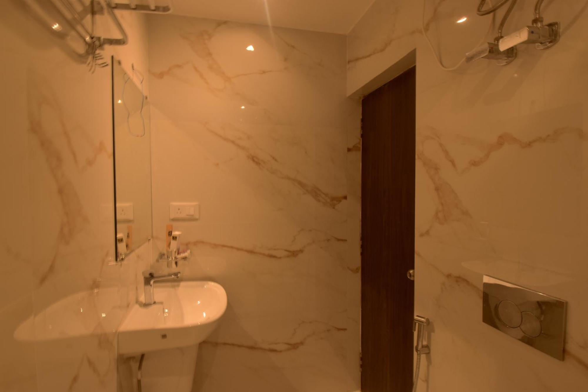 Sheldon Inn Колката Екстериор снимка