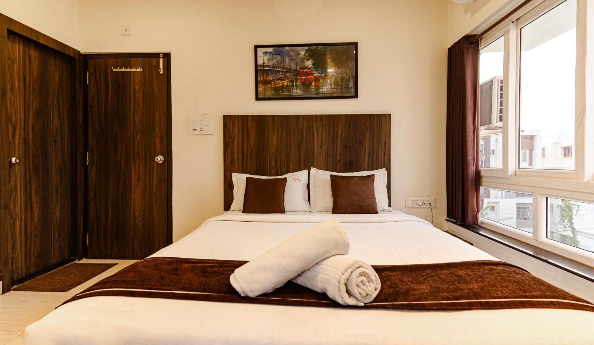 Sheldon Inn Колката Екстериор снимка